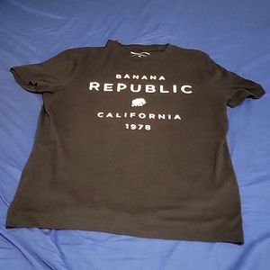 Banana Republic tee